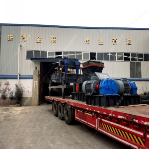 1000x700型半自動對輥式破碎機(jī)發(fā)貨圖片