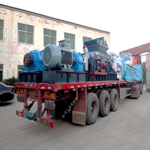 2PG1208液壓對輥破碎機(jī)-對輥式制砂機(jī)發(fā)往甘肅