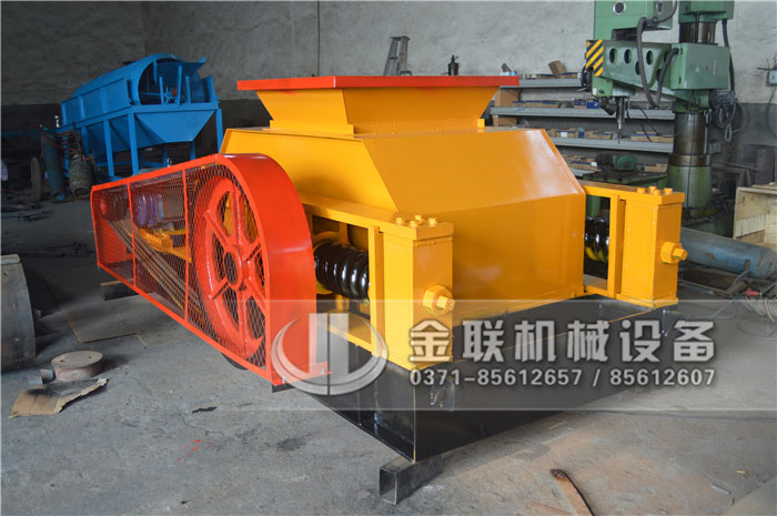 新型狼牙破碎機(jī)輥面的焊接有什么特別的工藝 新型狼牙破碎機(jī)輥面的焊接有什么特別的工藝