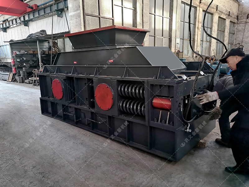 煤矸石對輥破碎機的出料粒度能達到多少？產量多大？