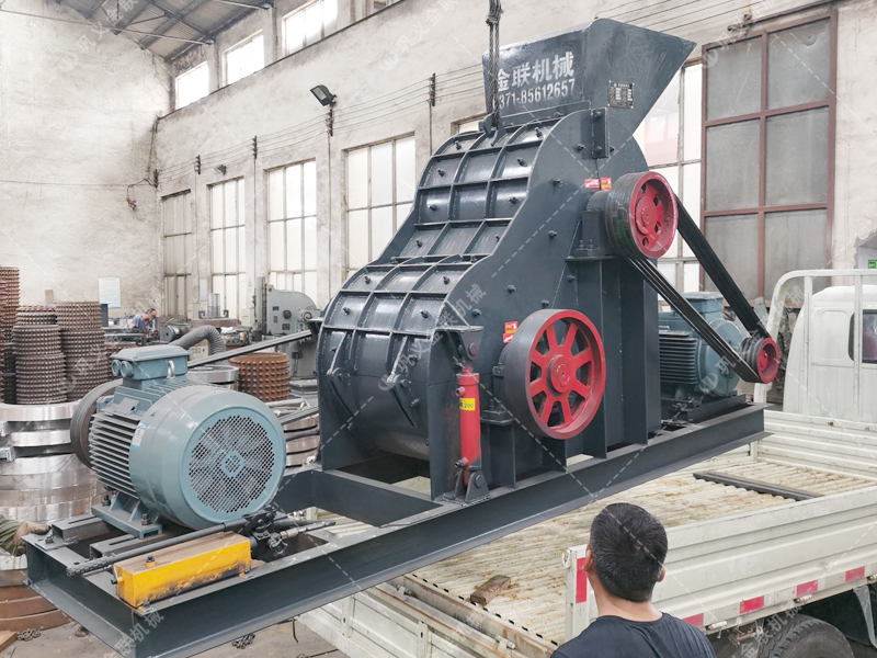 SCF中型無篩底雙級(jí)破碎機(jī)設(shè)備發(fā)貨圖片