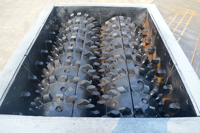 強力雙齒輥破碎機-大型狼牙輥破碎機-分級齒輥式破碎機結(jié)構(gòu)特點