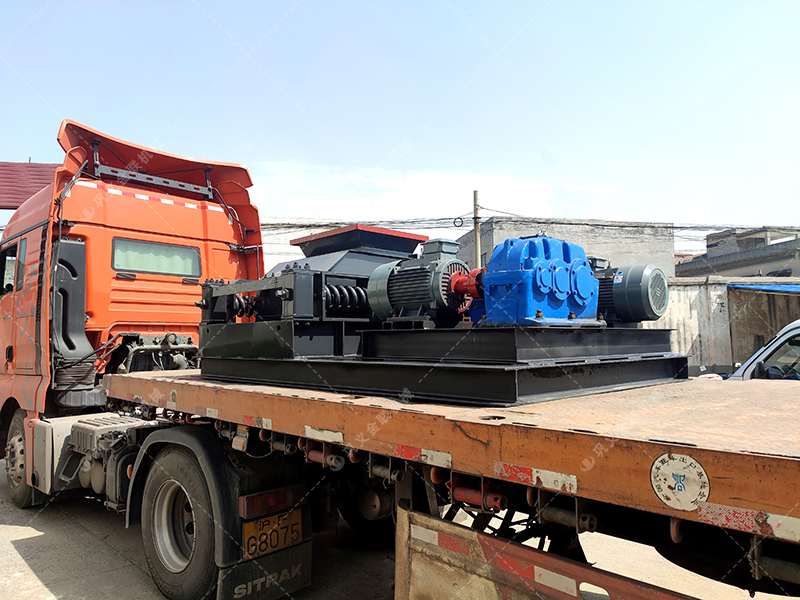 石膏破碎用什么設(shè)備？雙齒輥破碎機(jī)廠家哪家好？