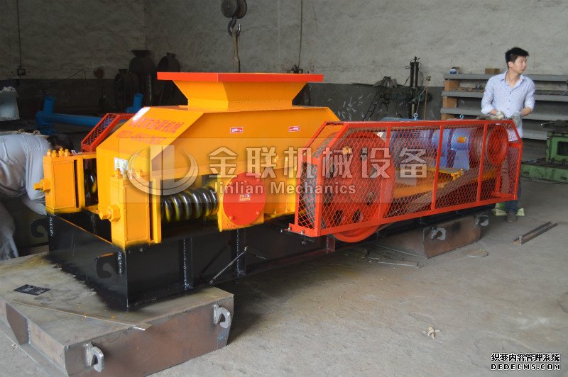 風(fēng)化石制砂機(jī)